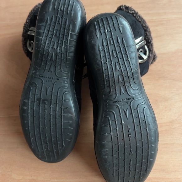 Stuart Weitzman lace/zip up faux fur shearling black suede boots 7.5 buckle EUC - Picture 10 of 11